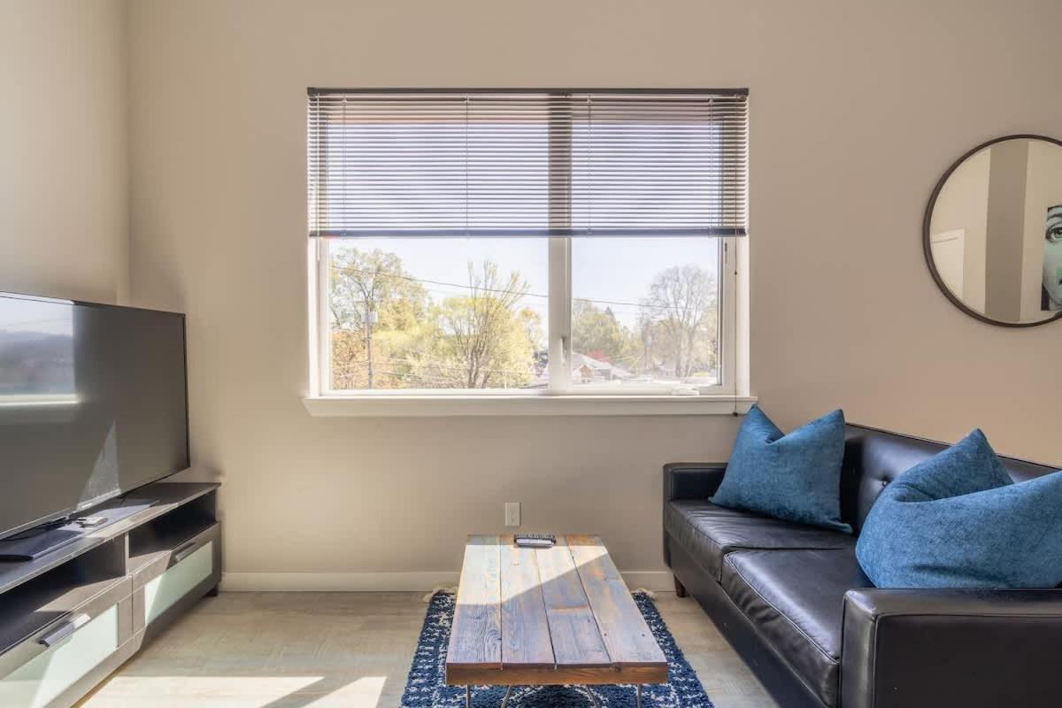 Sunny Studio Apartment - Food Carts, Coffee & Bars بورتلاند المظهر الخارجي الصورة